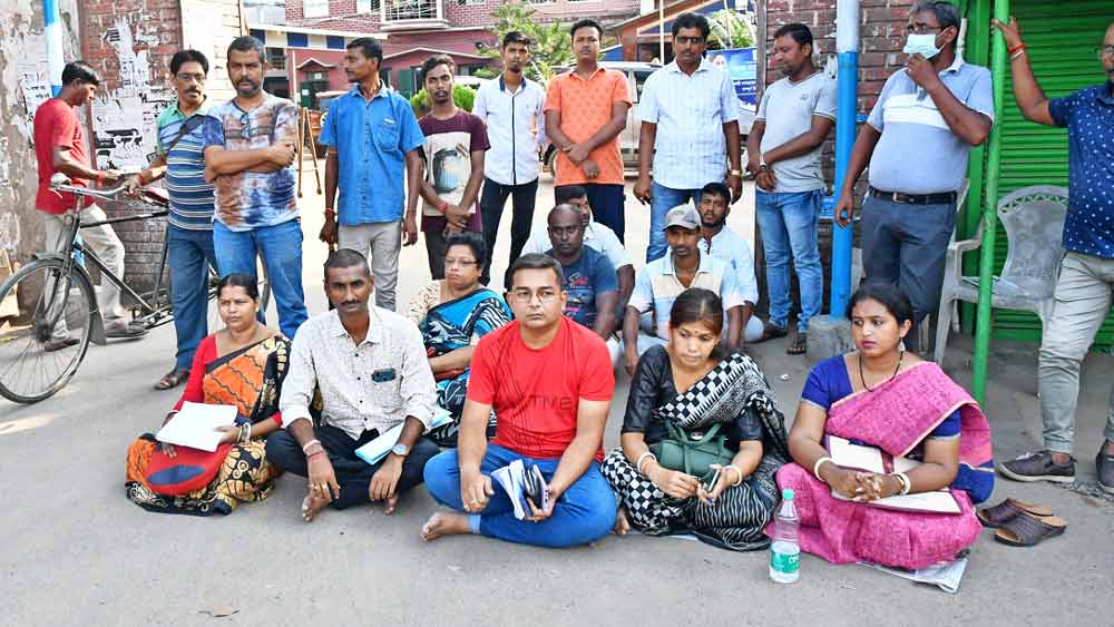 Six TMC councilors protested against the higher authority in Krishnanagar