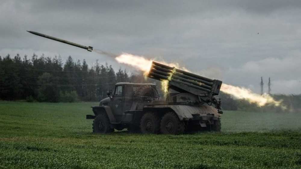 যুদ্ধক্ষেত্রে দ্রুত মোতায়েনে সক্ষম এই ট্রাকবাহিত ক্ষেপণাস্ত্রের সাহায্যে ৩০০ কিলোমিটার পর্যন্ত দূরের শত্রুকে ঘায়েল করা যায়। পাশাপাশি, ৫ কিলোমিটার পাল্লাতেও আঘাত হানা সম্ভব।