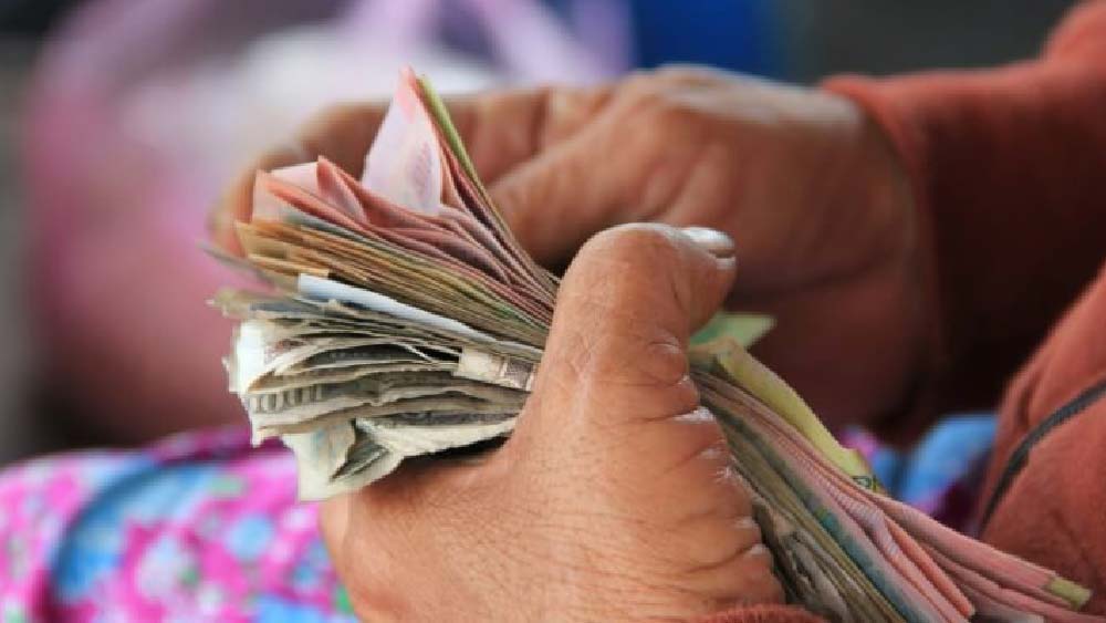 কাগুজে লেখাপড়া ছাড়া পুরোপুরি বিশ্বাসের উপর ভিত্তি করে চলে হাওয়ালার গোটা প্রক্রিয়াটি। এমনটাই মত অপরাধ বিশেষজ্ঞদের। মোদ্দা কথায়, বিভিন্ন দেশে ছড়িয়ে থাকা অসংখ্য দালাল বা হাওয়ালাদারের হাত ধরে বিদেশে বসে থাকা এজেন্টদের হাতে চলে যায় বিপুল কালো টাকা।