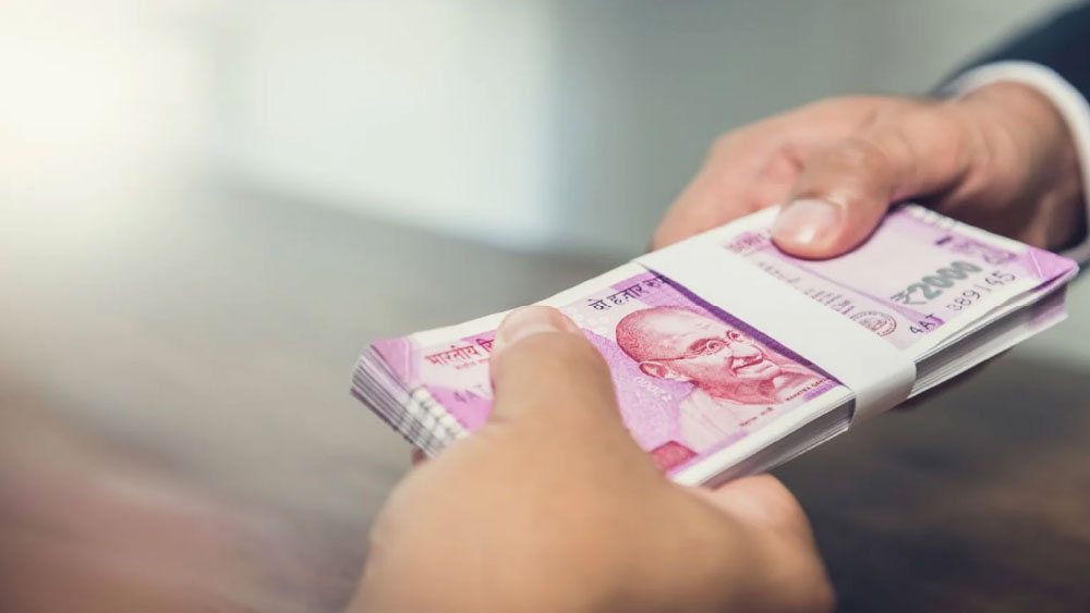 হাওয়ালা শব্দটি আদতে আরবি। আক্ষরিক অর্থে লেনদেন বোঝালেও এটি বিশ্বাসেরও অপর নাম। অপরাধ বিশেষজ্ঞদের দাবি, এই বিশ্বাসের উপর ভিত্তি করেই কোটি কোটি টাকা পাচার হয়।