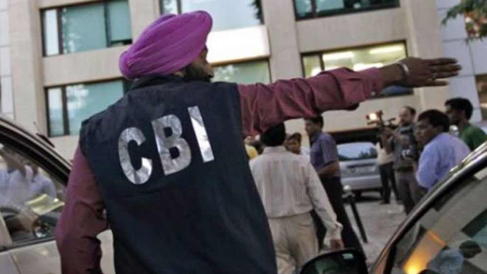 এ বার আনন্দের নির্দেশ পেয়ে অনন্তের শহরে সিরিন নামে এক এজেন্টের সঙ্গে যোগাযোগ করেন অনন্ত। তিনি ওই টাকা নিয়ে পৌঁছন অমিতের কাছে। নিজের অ্যাকাউন্ট থেকে এক কোটি টাকা দিয়ে দেন তিনি। পরে নিজের অ্যাকাউন্টে কমিশন পেয়ে যান সিরিন। তবে অর্থ হাতবদলের সময় ওই ‘পাসওয়ার্ড’ না জানালে এই লেনদেন হবে না।