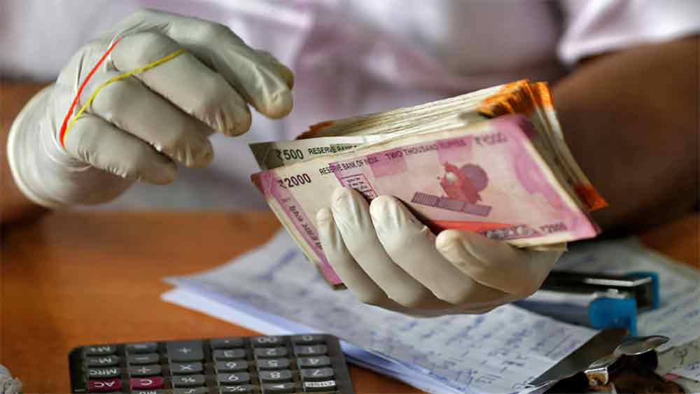 গোটা পদ্ধতিতে মুখের কথাই বড় ভরসা। মৌখিক আশ্বাসের ভিত্তিতে লেনদেন হওয়ায় ব্যাঙ্ক বা বৈদেশিক মুদ্রা বিনিময় কেন্দ্রে এর প্রমাণ থাকে না। ফলে সরকারের যেমন বিপুল রাজস্ব ক্ষতি হয়, তেমনই বেআইনি আয়ের তথ্যও এ ভাবে মুছে ফেলা যায়।