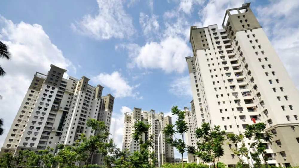 ইডি সূত্রে খবর, ‘ইচ্ছে এন্টারটেইনমেন্ট’-এর নামে আরও একটি ফ্ল্যাটবাড়ির খোঁজ মিলেছে আনন্দপুরের মাদুরদহে।  এই বিনোদন সংস্থার আড়ালে অন্য কোনও কাজ হত কি না, তা-ও খতিয়ে দেখা হচ্ছে বলেই ইডি সূত্রে জানা গিয়েছে।