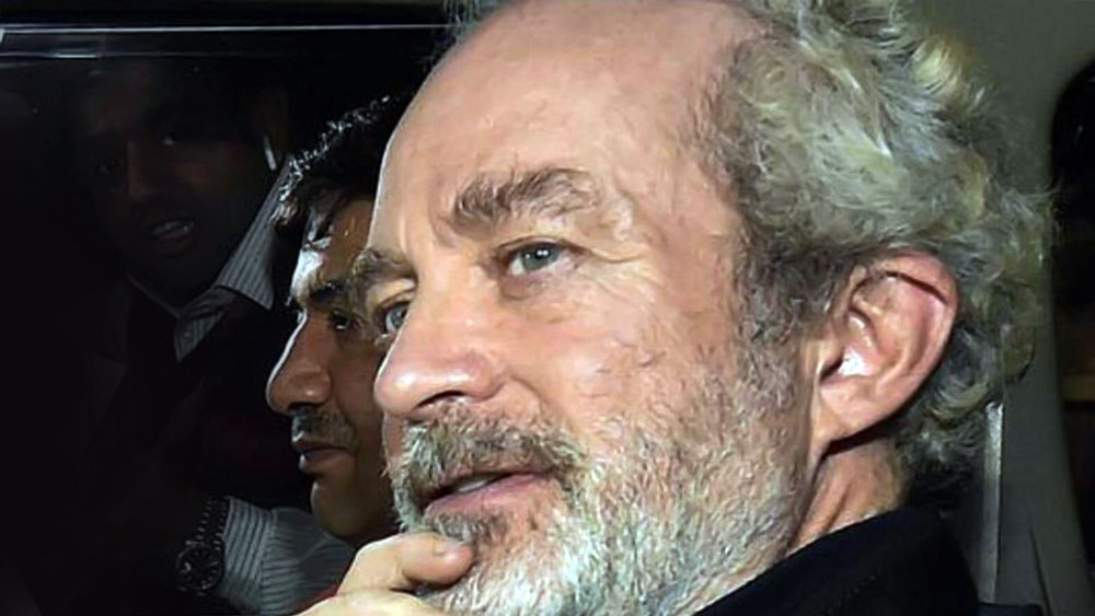 বিতর্কে নাম জড়ায় প্রাক্তন বায়ুসেনা প্রধান এসপি ত্যাগীরও। তদন্ত শুরু হলে ক্রিশ্চিয়ান মিশেল-সহ তিন দালালের নাম উঠে আসে।