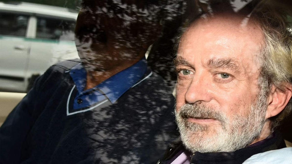 মিশেল দাবি করেছিলেন যে, গাঁধী পরিবারের নাম উল্লেখ করার জন্য চাপ দিচ্ছিল সিবিআই। যদিও এই দাবি নস্যাৎ করেছে কেন্দ্রীয় গোয়েন্দা সংস্থা।