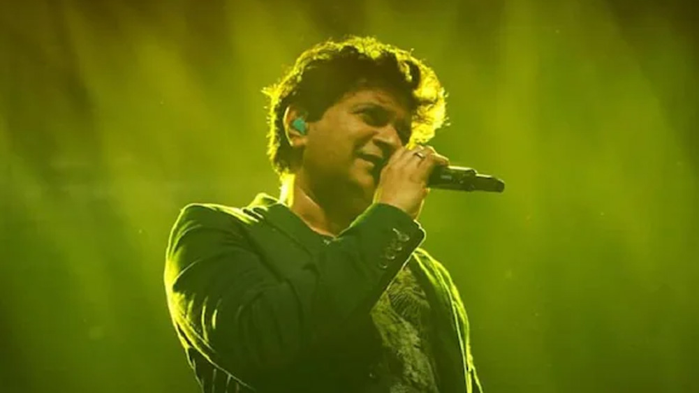 ছোট থেকেই সঙ্গীতের আবহে বড় হয়ে ওঠা কেকে-র। মা-বাবা দু’জনেই খুব ভাল গান গাইতেন। মামাবাড়ির দাদু ছিলেন সঙ্গীতের প্রশিক্ষক। 