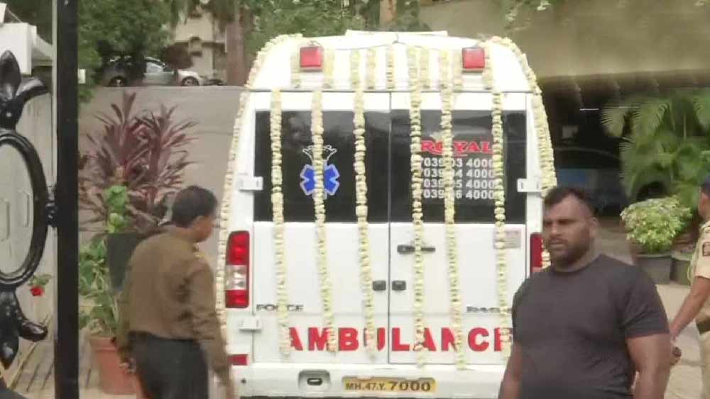 সরাসরি: আলবিদা কেকে, পার্ক প্লাজা থেকে ‘মুক্তিধাম’-এর পথে শিল্পীর শেষ যাত্রা শুরু