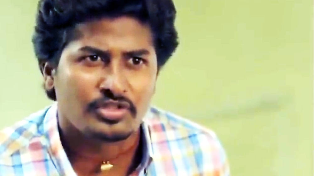 থিয়েটার দলের সঙ্গে যুক্ত থাকার কারণে বহু গুণী ব্যক্তিত্বের সান্নিধ্যে আসতে থাকেন তিনি। তাঁদের কাছ থেকে আরও ভালো করে অভিনয়ের খুঁটিনাটি রপ্ত করেন।