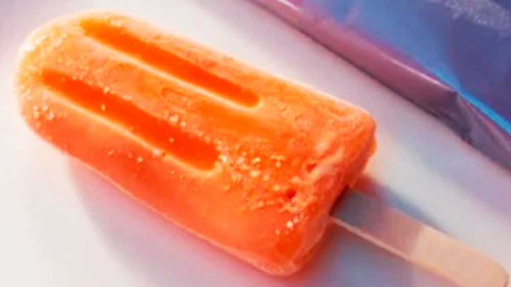 তত দিনে সোডা বিক্রি পুরোপুরি বন্ধ করে দিয়েছেন। আইসক্রিমের ব্যবসাতেই মন দেবেন, ঠিক করেছেন। ১৯২৬ সালে রঞ্ছোড়লাল তাঁর প্রথম আইসক্রিমের দোকান খোলেন আমদাবাদে। 