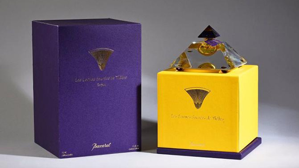 বাক্কারত: অনবদ্য মানের বাক্কারত সুগন্ধি সংস্থার বিশেষ নাম রয়েছে। এই সুগন্ধির তিনটি সীমিত-সংস্করণ রয়েছে। এই সুগন্ধির বোতল পিরামিড আকৃতির এবং স্বচ্ছ স্ফটিক দিয়ে তৈরি। এই সুগন্ধির একটি ৩০ মিলিলিটার বোতলের দাম প্রায় ৫.২ লক্ষ টাকা।