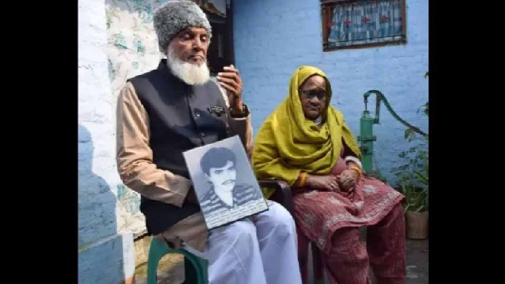 শরিফের নাতি সাবির জানিয়েছেন, অনেকেই তাঁদের কাজ দেখে অর্থ সাহায্য করেন, তা দিয়েই সৎকারের কাজ করেন তাঁরা। তবে সাবির এ-ও বলেছেন যে, এই অসুবিধার মধ্যে কাজ করতে গিয়েই আরও বেশি করে অনুপ্রেরণা পান তাঁরা। যা তাঁদের আগামী দিনেও চালিয়ে যাবেন।