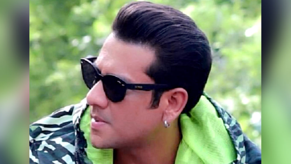 ইনস্টাগ্রামে বেশ জনপ্রিয়তা রয়েছে পারভেজের। এক সময় পঞ্চাশ হাজারেরও বেশি ফলোয়ার ছিল পারভেজের। কিন্তু তার পরই হয় বিপত্তি।