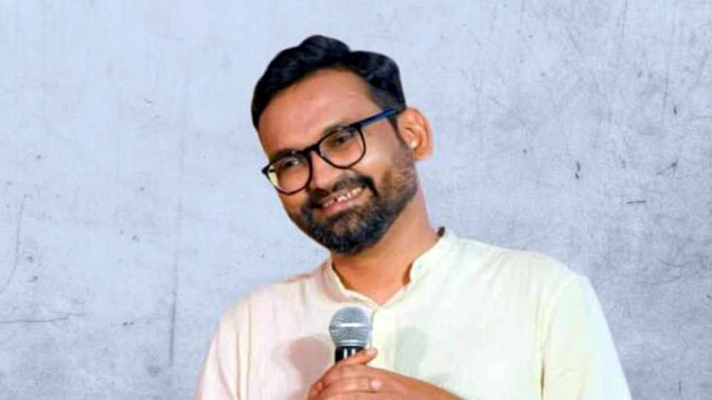 ‘পঞ্চায়েত’ পরিচালক দীপক একটি সাক্ষাৎকারে বলেন, ‘‘ভারতের গ্রামাঞ্চলের জীবন ঠিক কেমন, সেটাই তুলে ধরতে চেয়েছি ‘পঞ্চায়েত’-এ। গ্রামীণ জীবনের সহজ-সরল সংস্কৃতিকে সহজ ভাবেই উপস্থাপিত করতে চেয়েছি আমার কাজে।’’