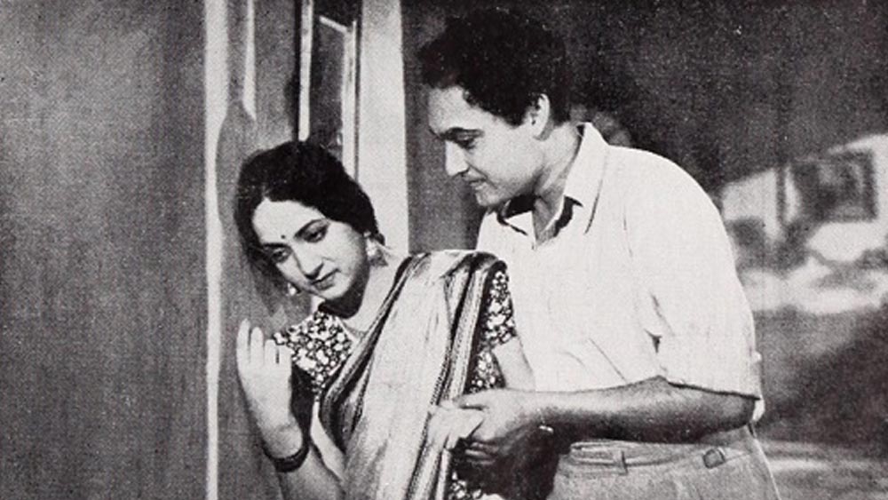 উল্লেখ্য, ‘কিসমত’-ই বলিউডের প্রথম ছবি যার প্রধান চরিত্র এক জন ‘অ্যান্টি-হিরো’।