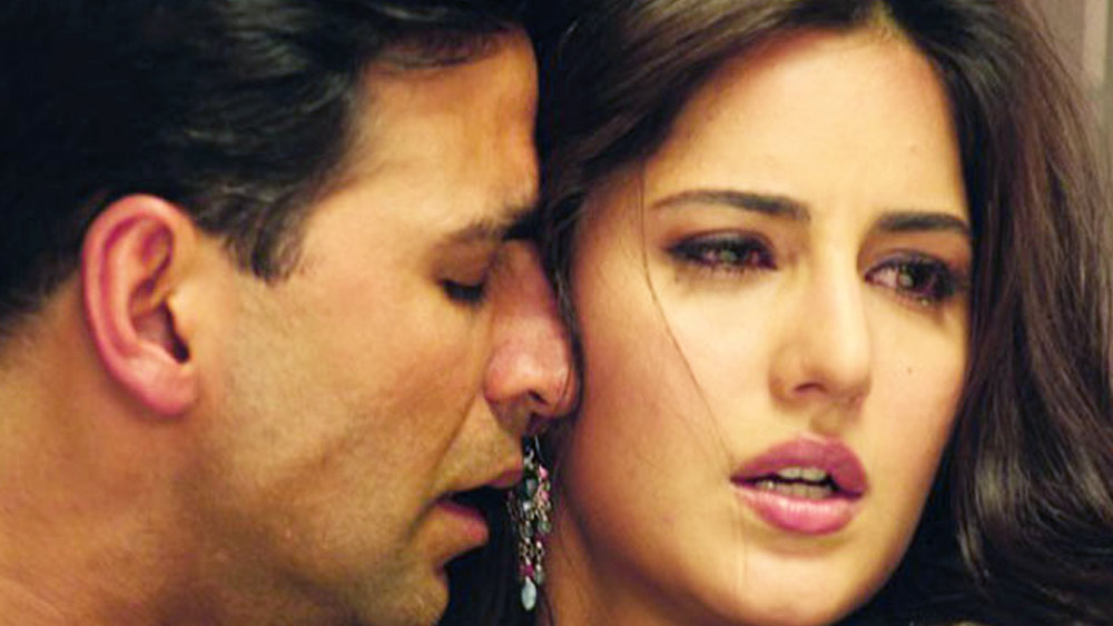 ২০০৬ সালে ক্যাটরিনার সঙ্গে অক্ষয়ের প্রথম ছবি ‘হমকো দিওয়ানা কর গয়ে’ মুক্তি পেয়েছিল। ১৬ বছরের পার্থক্য থাকলেও ক্যাটরিনার বিপরীতে অক্ষয়কে একটুও বেমানান মনে হয়নি।