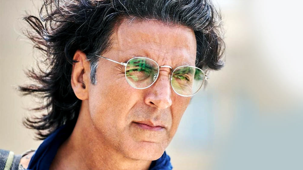 এখন অভিনেতার বছর ৫৪-এর দোরগোড়ায়। তাঁর ফিটনেস, অভিনয় দক্ষতার জন্য একের পর এক হিট ছবি উপহার দিচ্ছেন। এখনও তিনি ‘চিরতরুণ’ হয়ে রয়েছেন দর্শকদের মনেও।