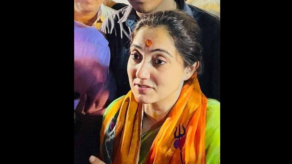 এর পরেই পদোন্নতি। ভারতীয় জনতা পার্টির যুব মোর্চার জাতীয় কর্মসমিতির সদস্য হন নূপুর।