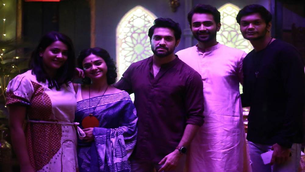 মঙ্গলবার আনন্দবাজার অনলাইনে প্রথম প্রকাশ্যে ছবির ‘ফার্স্ট লুক’।