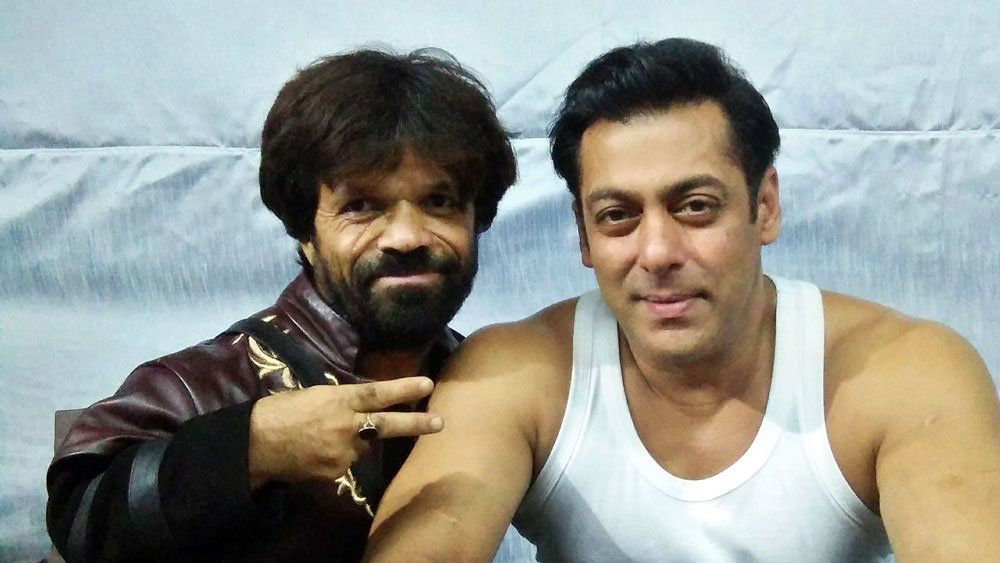 ‘ভারত’ ছবিতে সলমন খানের সঙ্গে প্রথম কাজ করার সুযোগ পান তারিক। এর পর ‘মরজাঁভা’ ছবিতে খলনায়কের ভূমিকায় অভিনয় করার প্রস্তাব আসে তাঁর কাছে।