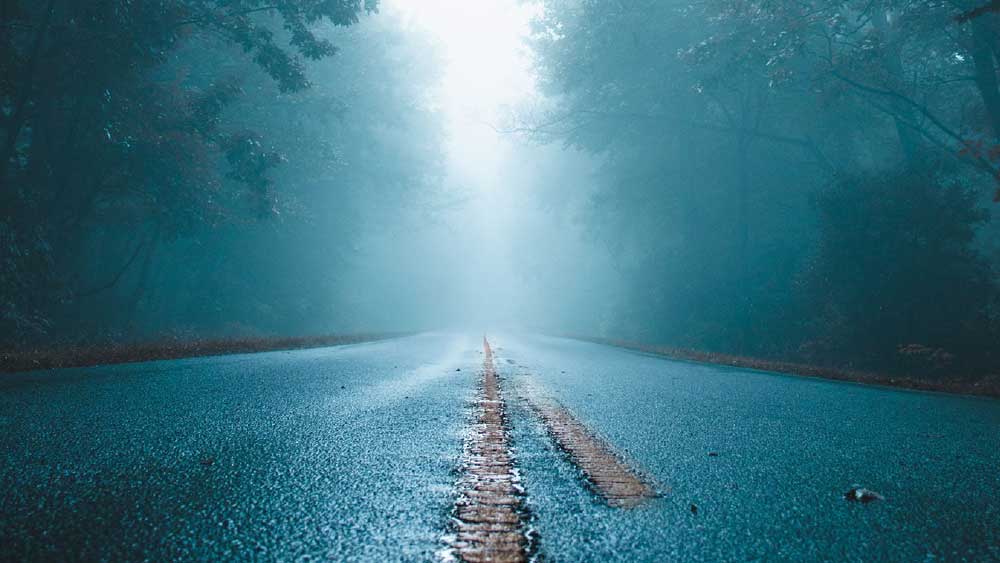 রাঁচী-জামশেদপুর ৩৩ নং জাতীয় সড়ক— এই রাস্তাতে অস্বাভাবিক ভাবে দুর্ঘটনা ঘটে। যার উত্তর আজও খুঁজে পাওয়া যায়নি। এই রাস্তাতেই দু’টি মন্দির পড়ে। বিশ্বাস, কোনও চালক যদি সেই মন্দিরের সামনে না থামেন এবং প্রার্থনা না করেন, তা হলে সেই গাড়ি ভয়াবহ দুর্ঘটনার মুখে পড়ে। অবিশ্বাস্য মনে হলেও, এমনই হয় বলে দাবি স্থানীয়দের।