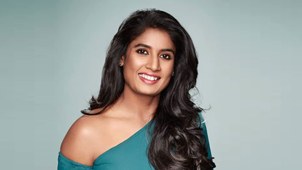 তিন বছর আগে টি-টোয়েন্টি ক্রিকেট থেকে অবসর নিয়েছিলেন মিতালি। বুধবার সব ধরনের ক্রিকেটকে বিদায় জানালেন। টুইট করে নিজেই জানিয়ে দিলেন।