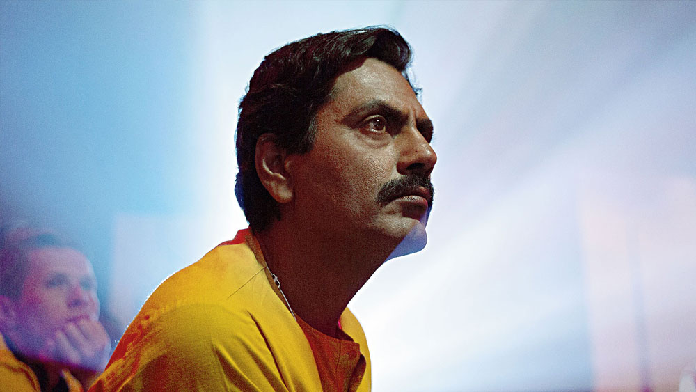 নওয়াজউদ্দিন এই সিরিজে গণেশ গাইতোণ্ডের চরিত্রে দুর্ধর্ষ অভিনয় করেছেন। জানা গিয়েছে, দ্বিতীয় সিজন থেকে তিনি ১০ কোটি টাকা উপার্জন করেছেন। 