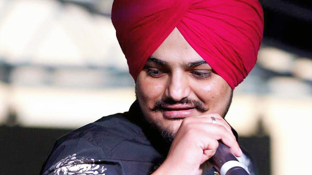 মুসে ওয়ালার মৃত্যুতে শোকস্তব্ধ গোটা সঙ্গীতজগৎ। তাঁকে খুনের অভিযোগ উঠেছে লরেন্স বিষ্ণোই গ্যাংয়ের গোল্ডি ব্রারের বিরুদ্ধে। তবে তদন্তকারীদের অনুমান, এই হত্যাকান্ডের পিছনে প্রধান মাথা গ্যাংস্টার লরেন্স বিষ্ণোই।