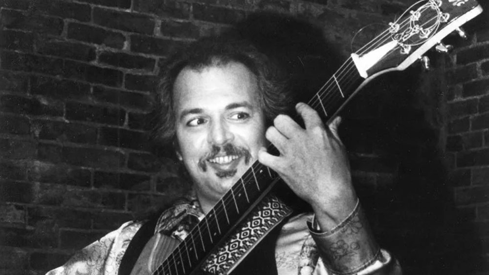 ১৯৮৪ সালে কানাডিয়ান-আমেরিকান গিটারিস্ট এবং সঙ্গীতজ্ঞ লেনি ব্রিউ-এর মৃতদেহ লস অ্যাঞ্জেলেসে তাঁর বহুতলের ছাদের উপর সুইমিং পুলে মৃত অবস্থায় পাওয়া গিয়েছিল। ময়নাতদন্তের রিপোর্ট অনুযায়ী, শিল্পীকে শ্বাসরোধ করে খুন করা হয়। মামলাটি এখনও পর্যন্ত অমীমাংসিত রয়েছে।