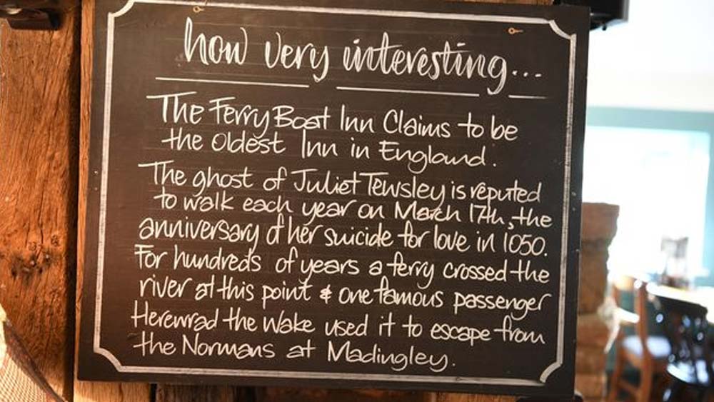 কথিত আছে, প্রতি বছর তাঁর মৃত্যুদিনে ওই কবর থেকে উঠে আসে জুলিয়েট টেউসলি নামে এক কিশোরীর অতৃপ্ত আত্মা।
