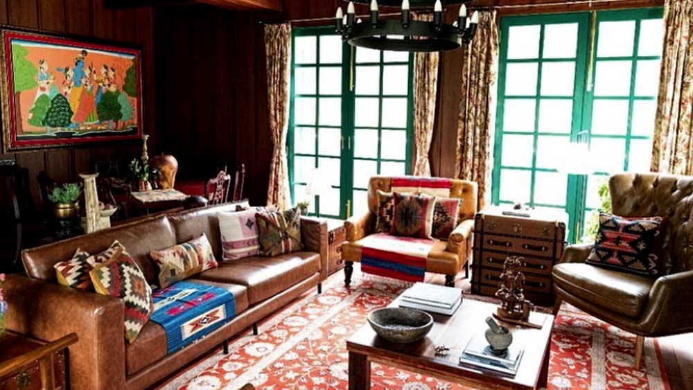  অন্দরসজ্জা যতটা সাবেকি, ততটাই পাহাড়ি।