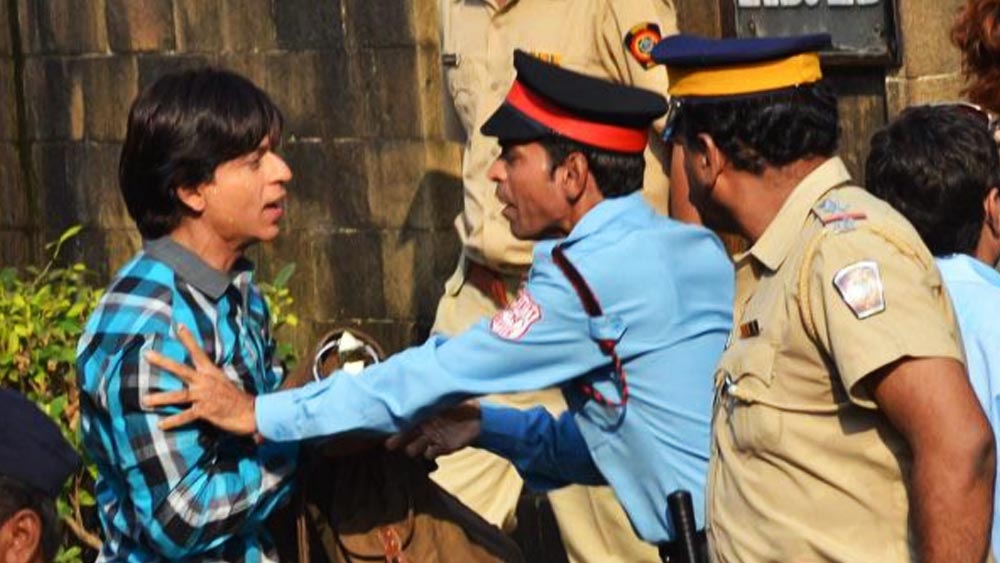 ২০১৬ সালে মুক্তি পাওয়া ‘ফ্যান’ ছবিতে শাহরুখ খানকে দ্বৈত চরিত্রে অভিনয় করতে দেখা যায়। মূল গল্পকে আরও ফুটিয়ে তোলার জন্য সিনেমার কিছু দৃশ্য স্বয়ং অভিনেতার বাড়ি ‘মন্নত’-এই শ্যুট করা হয়।