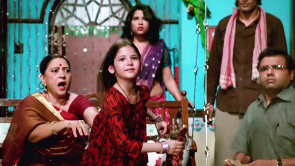 সলমন খান অভিনীত ‘বজরঙ্গী ভাইজান’ সিনেমাটি বক্স অফিস থেকে প্রায় ১৫ কোটি ডলার উপার্জন করে। কাহিনি অনুযায়ী, সিনেমার মূল অংশ ভারত ও পাকিস্তানে শ্যুট করার কথা। কিন্তু এই ছবির অধিকাংশই কাশ্মীর উপত্যকায় এবং ভাইজানের পানভেলের ফার্মহাউসে শ্যুটিং হয়।