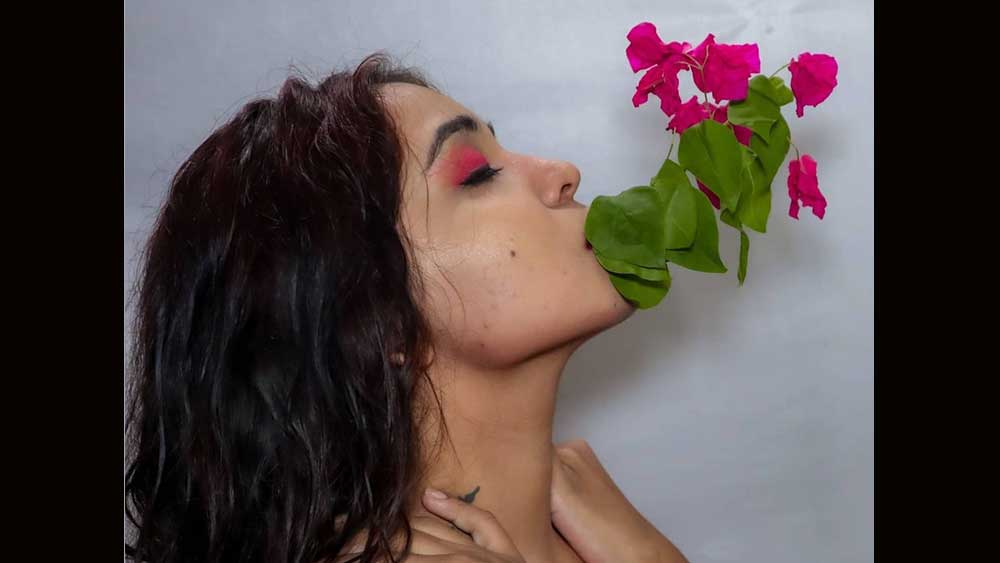 এই ধরনের বিয়ে হিন্দু ধর্মের বিরোধী এবং এই বিয়ে করলে হিন্দুদের জনসংখ্যা কমে যাবে বলেও তোপ দাগেন বিজেপি নেত্রী। কোনও মন্দিরে ক্ষমাকে বিয়ে করতে দেওয়া হবে না বলেও বিজেপি নেত্রী ফতোয়া জারি করেন। তবে ক্ষমা এর প্রত্যুত্তরে কিছু বলেননি।