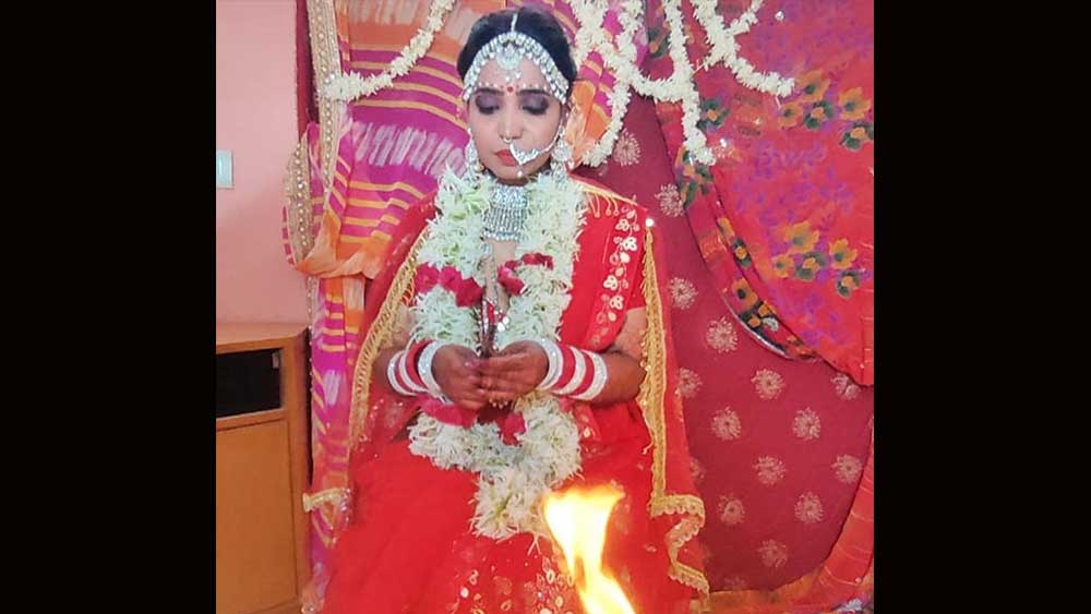 বিয়ে শেষে ক্ষমা জানান, কোনও বিতর্ক এড়াতেই তিনি বিয়ে এগিয়ে আনেন। বলেন, এই বিয়েতে বর এবং পুরোহিত ছাড়া বাকি সব কিছুই ছিল। নিয়ম অনুযায়ী, তিনি গণেশ এবং লক্ষ্মীর পূজা করে নিজের গলায় মালা পরান। এমনকি নিজের জন্য লেখা সাতটি ব্রতও পাঠ করেন। তাঁর দীর্ঘ দিনের স্বপ্নপূরণ হল বলেও জানিয়েছেন ক্ষমা।