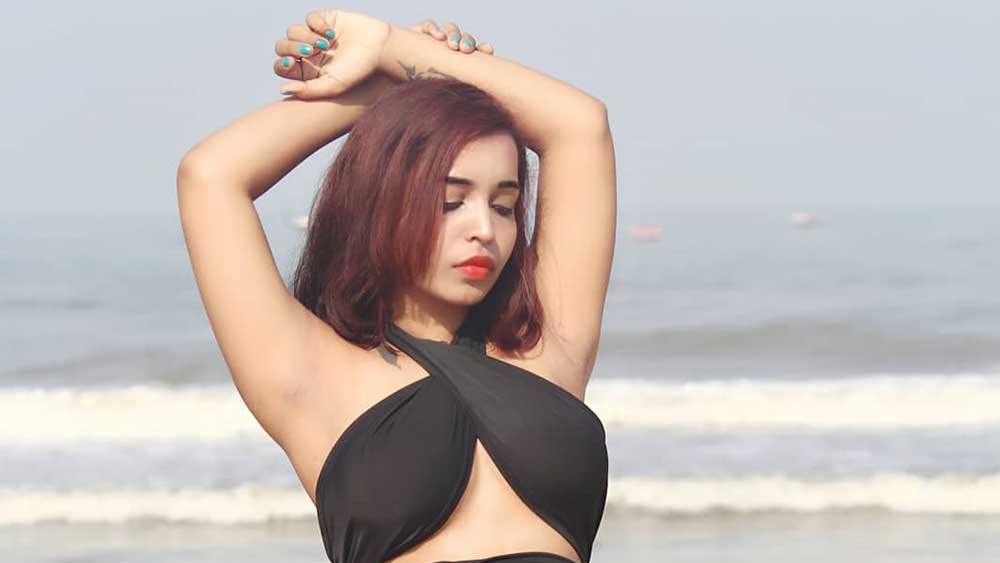 বিয়ের পর মধুচন্দ্রিমাতেও যাবেন ক্ষমা। নিজের সঙ্গেই। তিনি জানিয়েছেন, মধুচন্দ্রিমা যাপন করতে খুব শীঘ্রই দু’সপ্তাহের জন্য গোয়া যাচ্ছেন তিনি।