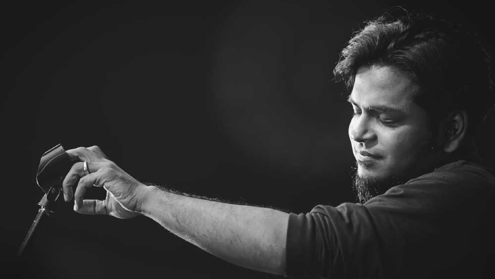 এই রিয়্যালিটি শোয়ের ফাইনালে পৌঁছেও শেষ রাউন্ডে ছিটকে যান দুর্নিবার। শো না জিতলেও মন জিতে নেন হাজার হাজার বাঙালি দর্শকের।