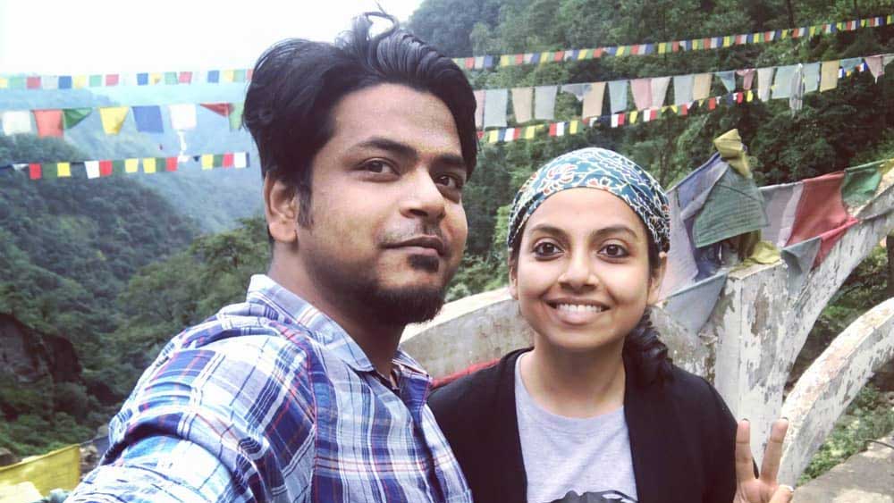 এই বিষয়ে দুর্নিবার এবং মীনাক্ষি  মুখে কুলুপ আঁটলেও প্রেম তো আর চাপা থাকে না। জল্পনারও কোনও সীমা থাকে না।