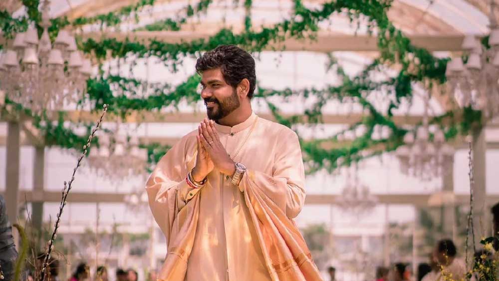 আমন্ত্রিতদের সংখ্যা কম হলেও ‘ওজনে’ তাঁরা বেশ ‘ভারী’। এই তালিকায় ছিলেন শাহরুখ খান, রজনীকান্ত, মণিরত্নম, বনি কাপুর এবং আটলি।