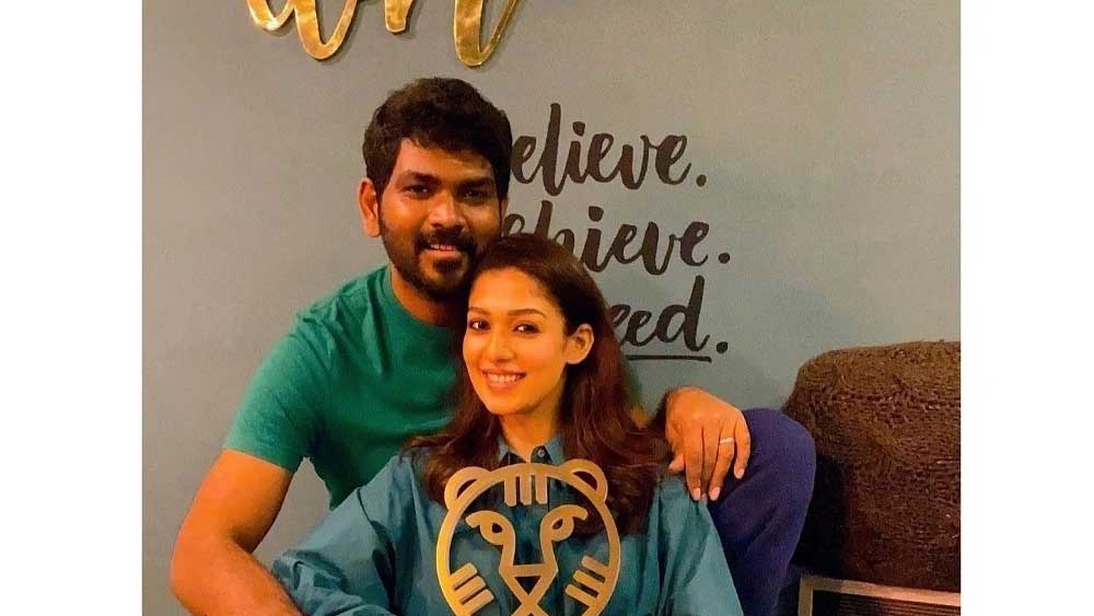 বিয়ের দিন ১৮ হাজার শিশুর দুপুরের খাবারের আয়োজন করেছিলেন নয়নতারা ও ভিগনেশ। এ ছাড়া তামিলনাডুর এক লক্ষ মানুষকে খাইয়েছেন তাঁরা। 