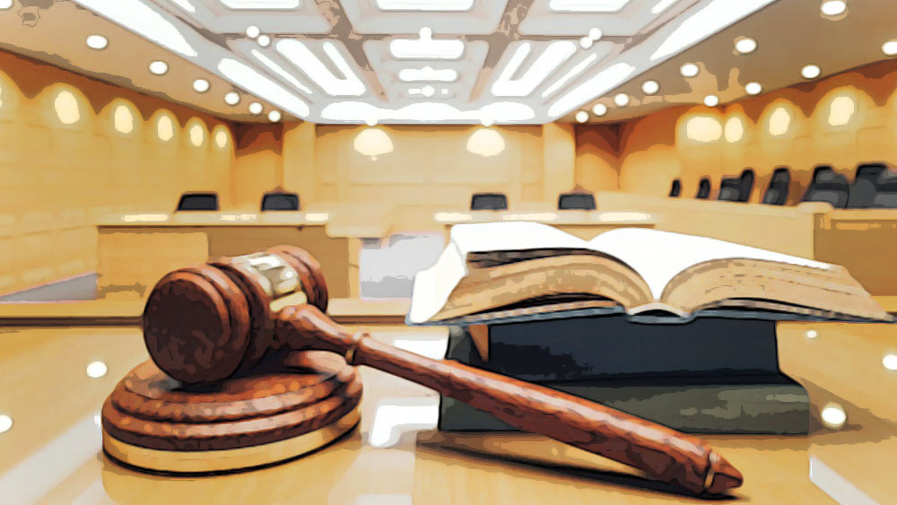 মুলিনসের কাছে প্রথম পাঁচ বছরের আইনি লড়াই ছিল যুদ্ধের মতো। প্রথম বার জুরির সামনে বিচার প্রক্রিয়া শুরু হয়। তাঁদের সামনে সেদিনকার ঘটনার কথা বলতে বলতে গলা বুজে আসছিল। কিন্তু বলেছিলেন। মুলিনসের কথায়, ‘‘আমি ওকে 'না' বলার পর ও আক্রমণাত্মক হয়ে ওঠে। জোর খাটায়। আমি বলি, বন্ধু নাইট ক্লাবে অপেক্ষা করছে। ছেড়ে দাও। ও ছাড়েনি...’’