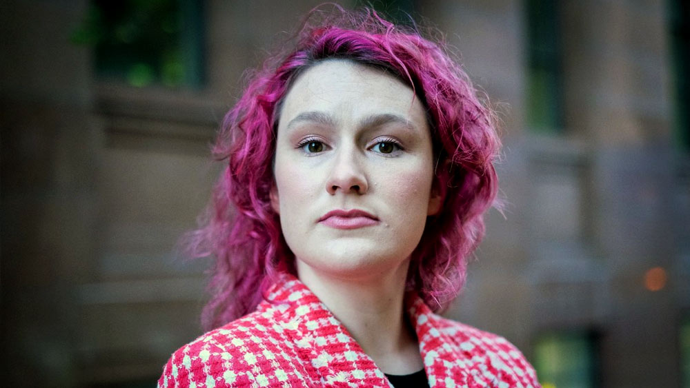 মুলিনসের দীর্ঘ লড়াইয়ের পর আইনে বদল এসেছে কয়েক দিন আগে। এ নিয়ে তরুণীর প্রতিক্রিয়া, ‘‘আমার সঙ্গে যা হয়েছে, তার তো কোনও পরিবর্তন হবে না। কিন্তু আমার লড়াইয়ের জন্য যদি আর কারও সঙ্গে এমন ঘটনা না ঘটে, সেটাই হবে আমার জয়।’’