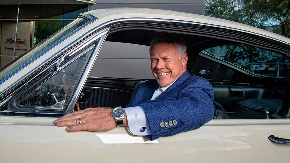 জানা গিয়েছে, ক্রেগের ওই বিলাসবহুল গ্যারাজ তৈরি করতে সময় লেগেছিল দু’বছর। 