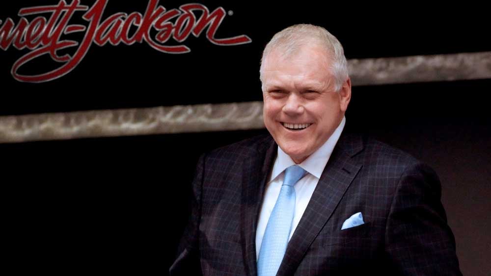 ক্রেগের এই গ্যারাজের দাম প্রায় কয়েকশো কোটি টাকা। 