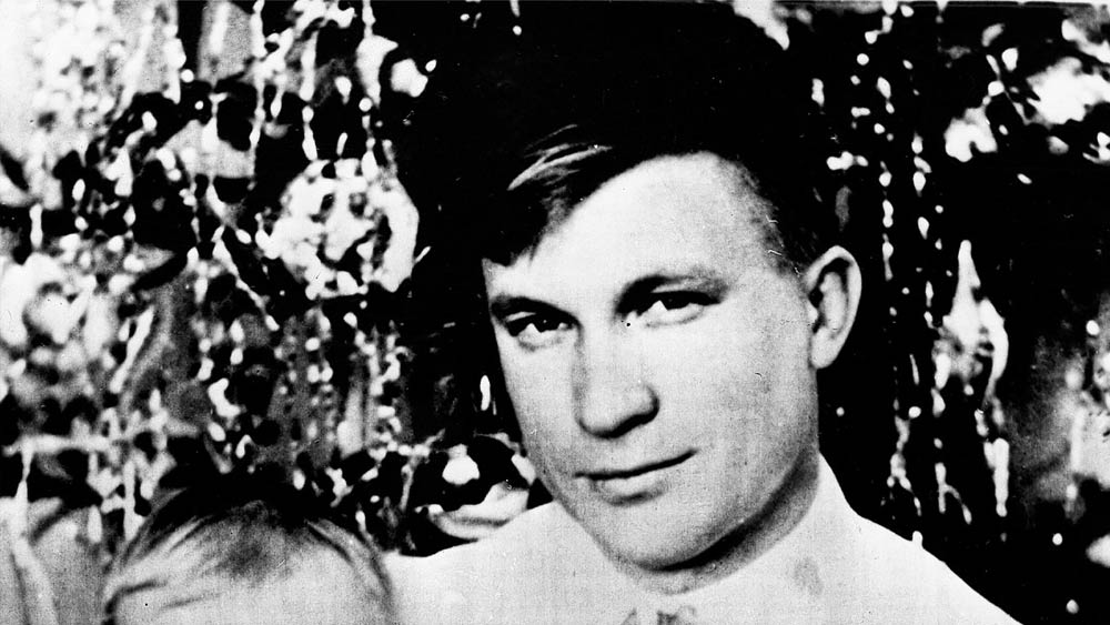 শোনা যায়, সোভিয়েত রাশিয়া ভেঙে যাওয়ার পর ভিক্টর এক বার দেশে ফিরেছিলেন। এক সাক্ষাৎকারে বলেছিলেন, তিনি আমেরিকায় সুখে রয়েছেন।