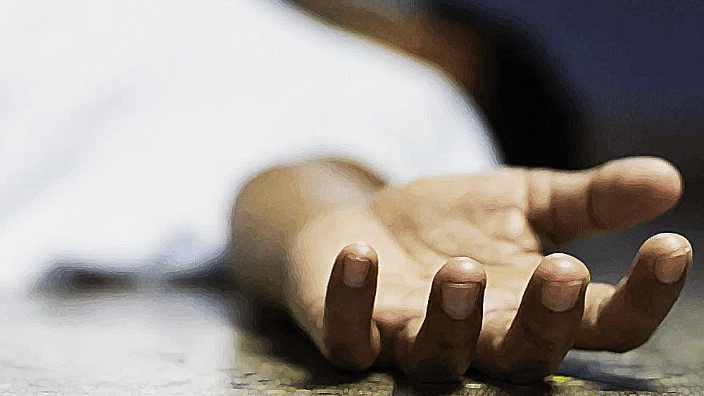 ভাইপোকে খুঁজে পাওয়া যাচ্ছে না বলে পরিবারের সকলের সঙ্গে তিনিও বাড়ি বাড়ি গিয়ে খোঁজ করছিলেন। কিন্তু তাঁর মনে ভয় ছিল। বাদলকে খুঁজে পেলে তো তিনি ধরা পড়ে যাবেন। তাই সুযোগ বুঝে রামজির বাড়ি গিয়ে বাদলকে গলা টিপে খুন করেন। মৃতদেহ লুকোনোর জন্য তার দিয়ে বেঁধে ফেলে শরীর। কিন্তু মৃতদেহ সরিয়ে ফেলার সময় ও সুযোগ কিছুই পাননি।