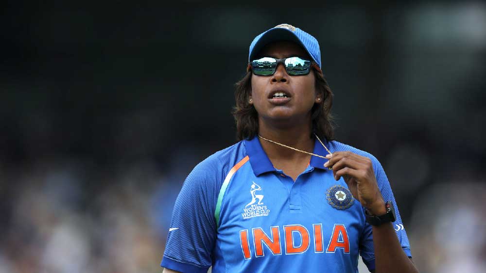 ঝুলন অত্যন্ত বিনয়ী এবং আত্মবিশ্বাসীও।