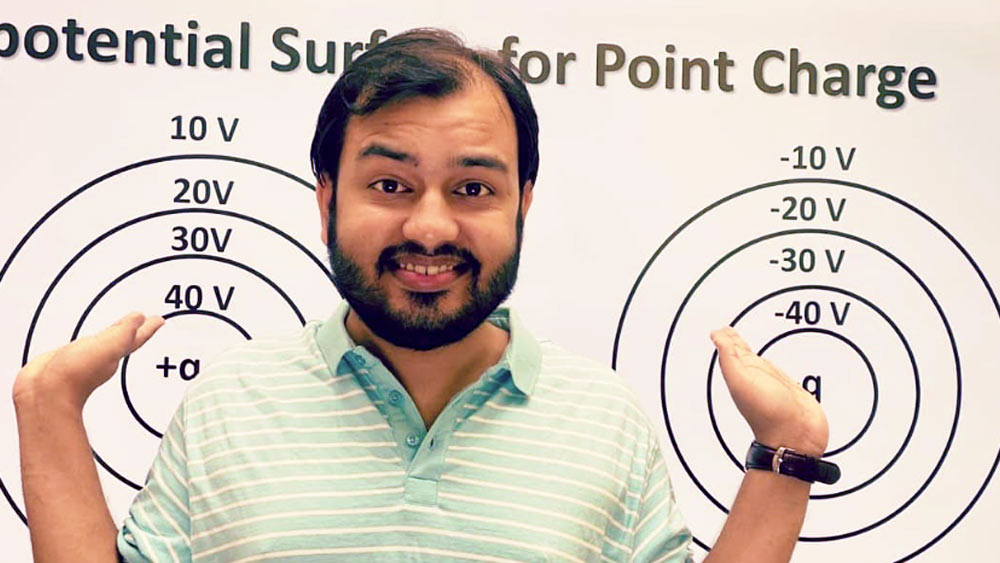 করোনা পরিস্থিতিতে সব কোচিং সেন্টার বন্ধ। সবাই তখন বাড়িবন্দি। এই সময়ে অলক নিয়ে এলেন নতুন অ্যাপ।