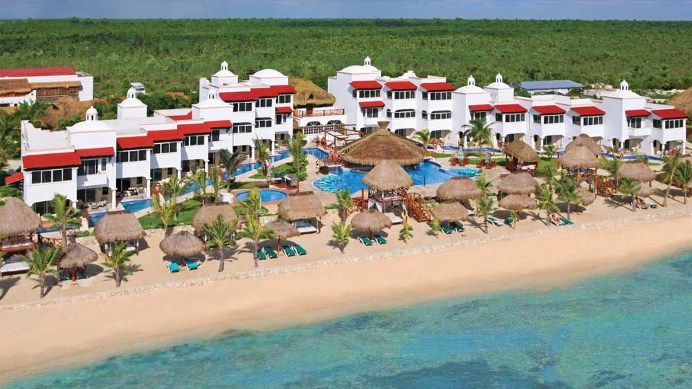 বিলাসবহুল এই রিসর্টে প্রিয়জনের সঙ্গে সময় কাটানোর আদর্শ জায়গা। 