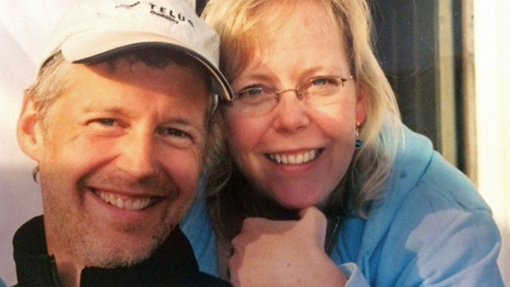 পলিনের ভাইয়ের বিয়ের সময় ওয়ারেন এসেছিলেন। কিন্তু রুথ জানান, লোকটি আসলে ওয়ারেনের ‘বডি ডবল’। মাফিয়া জগতের সঙ্গে জড়িত সকলেরই একাধিক ‘বডি ডবল’ থাকে। তাই কাউকে বিশ্বাস করা উচিত নয়। পলিনও কয়েক বছর পর বিয়ে করেন। স্ট্যান নিজে দাঁড়িয়ে থেকে পলিনের বিয়ে দেন।