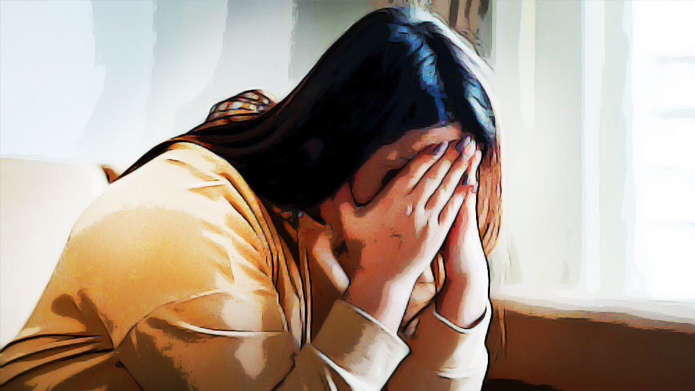 একটি মনগড়া কাহিনিকেও সত্যি বলে প্রমাণ করতে চাইছেন তাঁরা? তবে কি এত দিন পলিন মিথ্যে নিয়ে বেঁচেছিলেন? প্রশ্নের ভারে জর্জরিত পলিন শেষে স্ট্যানের ব্যাপারে খোঁজ নিতে শুরু করেন। সমাজের সকলেই স্ট্যানকে সম্মান করেন। কিন্তু একটি অদ্ভুত রোগ রয়েছে তাঁর। নিজের ইচ্ছে মতো অবাস্তব জগৎ তৈরি করে বেঁচে থাকেন তিনি। স্ট্যানের সঙ্গে থাকতে থাকতে এই মানসিক ভ্রম রুথের মধ্যেও দেখা দিয়েছিল।